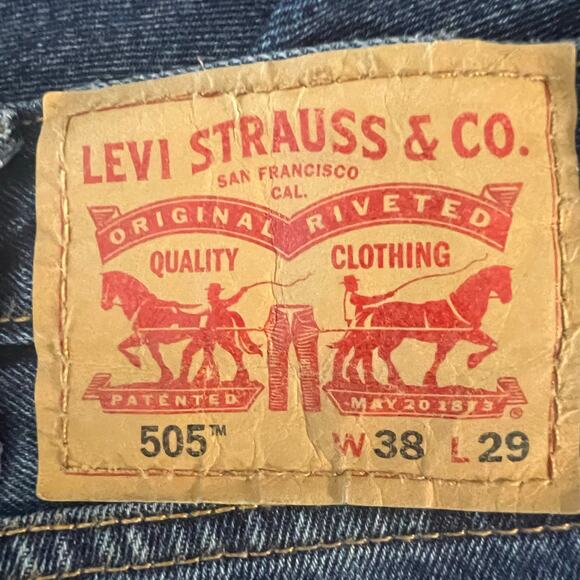 Levi’s 505 men’s 38x29 medium wash
Waist laying Flat: 19” Excellent Condition! - Picture 6 of 7